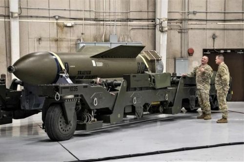 Vì sao bom xuyên hầm 900kg Mỹ có thể 'nướng cháy' tuyến phòng thủ Iran?