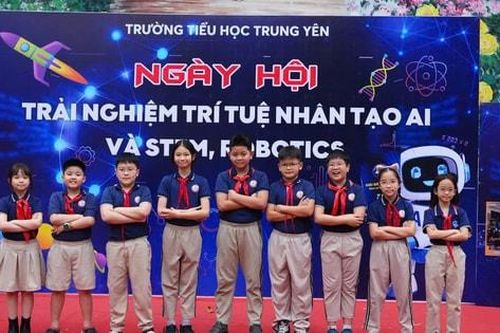 Phường Yên Hòa: Học sinh Tiểu học Trung Yên hào hứng trải nghiệm AI, STEM và Robotics
