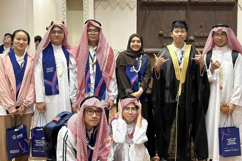 Nam sinh giành 2 HCV Olympic Vật lý trúng tuyển đại học số 1 thế giới