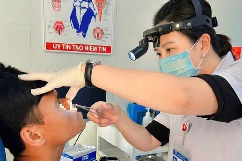 Chảy máu mũi 3 ngày, phát hiện đỉa sống ký sinh