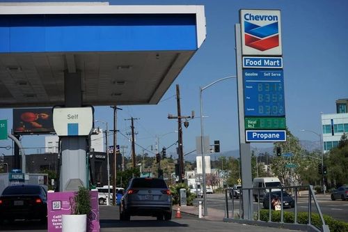 Giá dầu diesel tại California tăng vọt lên mức cao kỷ lục