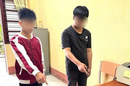 Lào Cai: Đồng loạt kiểm tra, phát hiện học sinh mang vật nhọn nguy hiểm đến trường