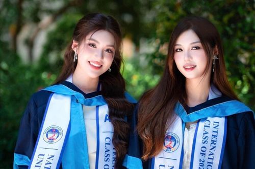 Phương Oanh nói về chị gái sinh đôi