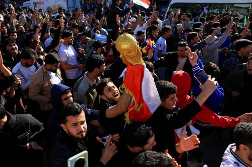 CĐV Iraq đổ ra đường mừng tấm vé dự World Cup