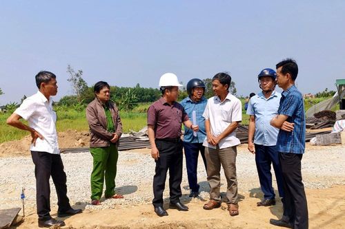 Người dân xã Tịnh Khê tự nguyện hiến đất, chung tay xây dựng cầu