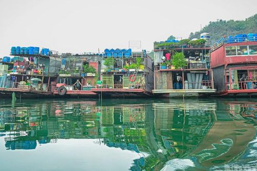 Nhọc nhằn mưu sinh giữa dòng Đà giang