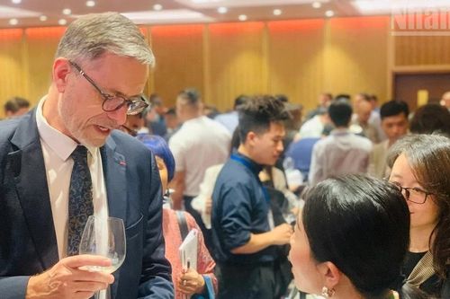 Mở rộng cơ hội hợp tác thương mại giữa các doanh nghiệp Việt-Pháp về rượu vang