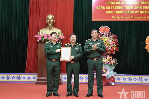 Đảng ủy Quân khu 1 công bố Quyết định thành lập Đảng bộ Trường Thiếu sinh quân miền Bắc