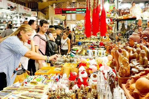Khai mở 'mỏ vàng' mua sắm miễn thuế