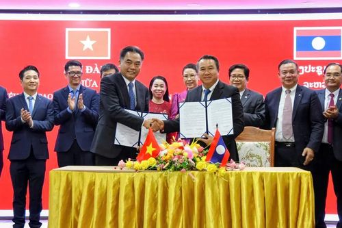 TPHCM và tỉnh Savannakhet ký Bản ghi nhớ hợp tác giai đoạn 2026-2030