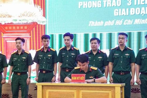 Trung đoàn Gia Định phát động phong trào '3 Tiên phong quyết thắng'