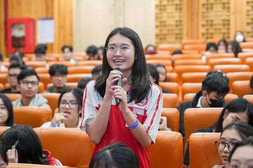 Hướng nghiệp ở cấp THPT: Học sinh 'chạm' vào nghề