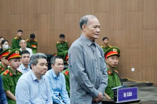 Doanh nghiệp khai chi tiền để 'trúng thầu'
