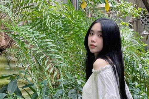 Nhan sắc đời thường trong veo của Á hậu Trương Tâm Như