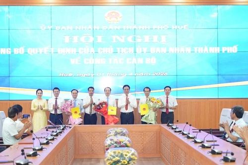 TP Huế điều động, bổ nhiệm nhiều cán bộ chủ chốt