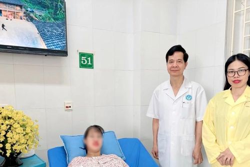 Sản phụ co giật liên tục sau mổ lấy thai do biến chứng hiếm