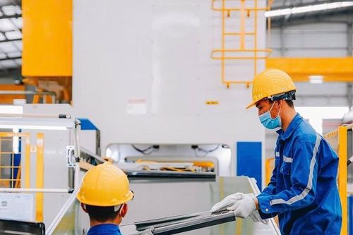 SMC 'thay máu' thượng tầng, cựu Chủ tịch Nguyễn Thị Ngọc Loan thoái sạch vốn, lợi nhuận tăng vọt nhưng lõi kinh doanh vẫn âm
