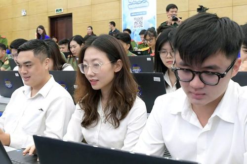 Khởi động cuộc thi Olympic tiếng Anh dành cho cán bộ trẻ năm 2026