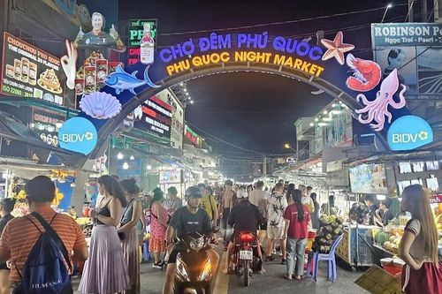 Chủ tịch đặc khu Phú Quốc: 'Không có chuyện dẹp bỏ chợ đêm'