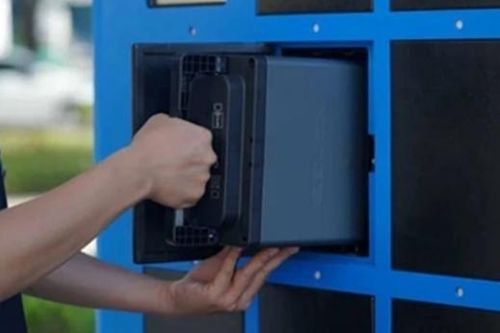 Tin tức kinh tế ngày 1/4: TP HCM đẩy nhanh tiến độ lắp đặt tủ đổi pin xe máy điện
