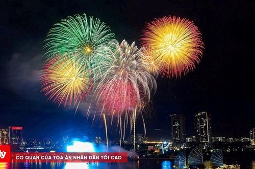 TP.HCM bắn pháo hoa dịp 30/4