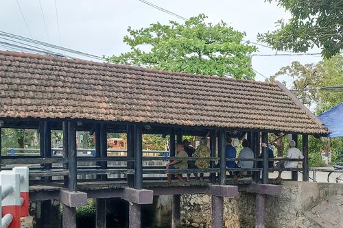 Cầu ngói trăm tuổi ít người biết ở Ninh Bình, người dân coi như 'báu vật'