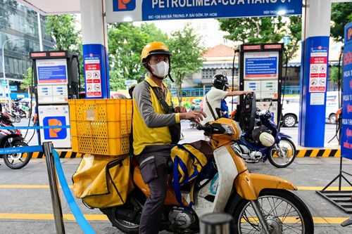 8.000 tỷ đồng bình ổn giá xăng dầu: Khi ngân sách 'giảm sốc' cho người dân