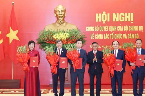 Bộ Chính trị quyết định công tác tổ chức và cán bộ với 5 cơ quan
