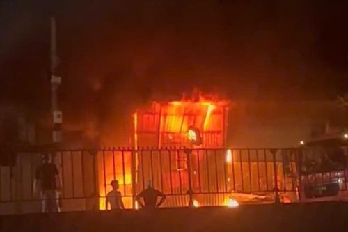 Hiện trường nhà cháy, 3 người mắc kẹt giữa đêm, lửa bùng lại giữa trưa ở TPHCM