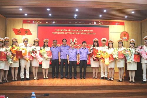 VKSND tỉnh Lào Cai trao quyết định bổ nhiệm 12 Kiểm sát viên sơ cấp