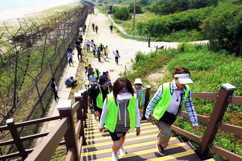 Hàn Quốc mở cửa trở lại toàn bộ 12 tuyến đường đi bộ hòa bình gần khu phi quân sự