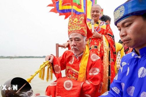 Đặc sắc nghi lễ rước nước tại Lễ hội Bát Tràng