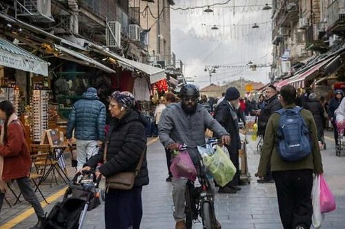 Israel: Người dân Jerusalem tấp nập mua sắm trước Lễ Vượt qua