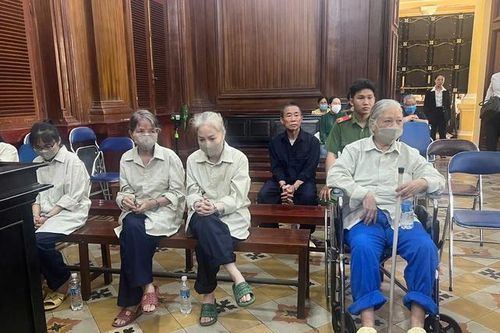 Vụ lừa đảo liên quan và bà Hứa Thị Phấn: Một bị cáo bị xét xử vắng mặt