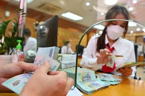 Vì sao lãi suất liên ngân hàng 'hạ nhiệt' sau khi tăng vọt lên 12%?
