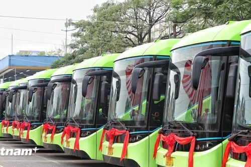 Hà Nội đưa vào vận hành thêm 10 tuyến xe buýt điện