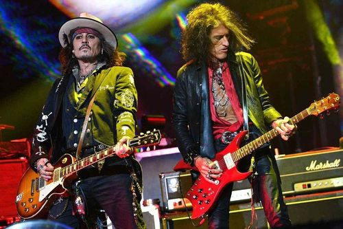 Johnny Depp bị kiện