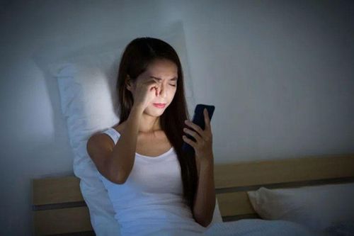 Cơ thể lão hóa sớm từ những thói quen rất bình thường, số 1 hầu như ai cũng mắc phải