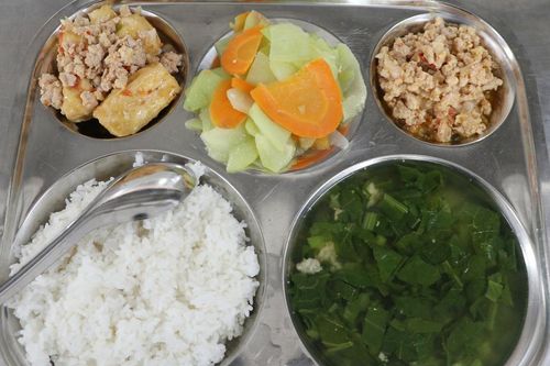 Vụ 300 tấn lợn bệnh: Đơn vị cung cấp suất ăn lên tiếng về việc nhập thịt từ đơn vị vừa bị khởi tố