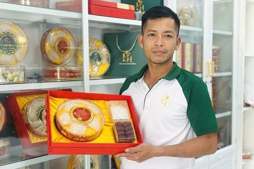 Người 'gọi' những đàn yến về làm tổ trên đất Quảng Bình