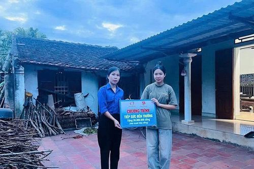 Nữ 'thủ lĩnh' Đoàn năng nổ, nhiệt huyết