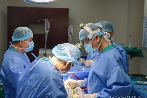 Bệnh viện Đa khoa Tâm Trí Nha Trang phẫu thuật thành công ca u tủy cổ nặng
