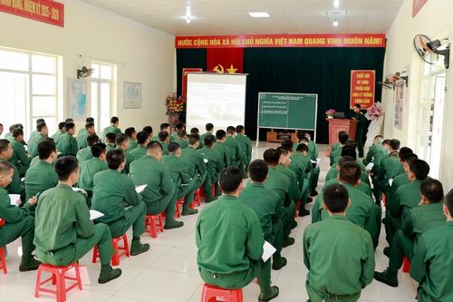 Giáo dục truyền thống cho chiến sĩ trẻ
