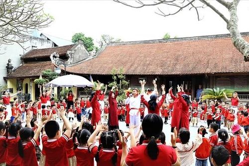 Xây dựng văn hóa, con người Đất Tổ đáp ứng yêu cầu hội nhập