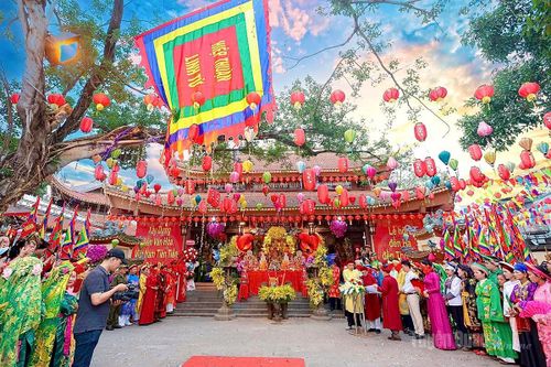 Về Tuyên đi lễ đầu xuân