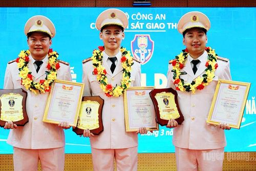 Tuyên Quang có 3 chiến sĩ nhận giải thưởng 'Cảnh sát giao thông tiêu biểu'
