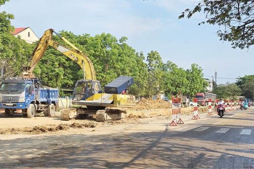 Dự án mở rộng đường Nguyễn Hoàng: Chủ động, tích cực bàn giao mặt bằng