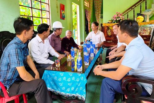 Cụ bà 80 tuổi ở Quảng Ngãi hiến đất xây cầu để người dân đi lại thuận tiện