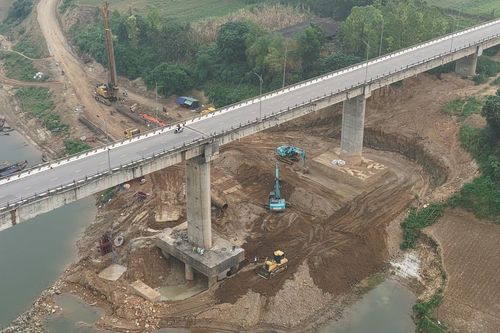 Bảo đảm hoàn thành sửa chữa cầu sông Lô trước mùa mưa lũ 2026