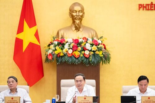 Phiên họp thứ 56 của Ủy ban Thường vụ Quốc hội: Giải pháp điều hành phải quyết liệt và thực tế